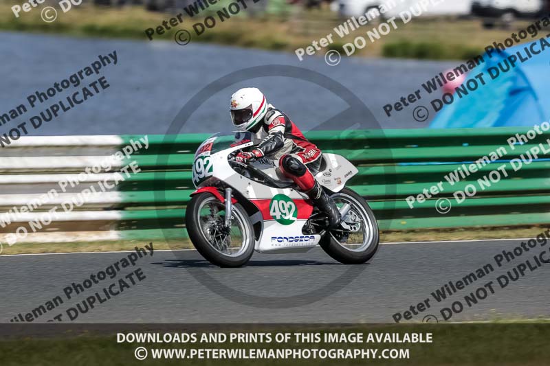 Vintage motorcycle club;eventdigitalimages;mallory park;mallory park trackday photographs;no limits trackdays;peter wileman photography;trackday digital images;trackday photos;vmcc festival 1000 bikes photographs