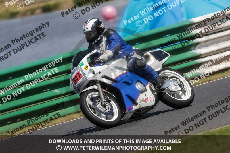 Vintage motorcycle club;eventdigitalimages;mallory park;mallory park trackday photographs;no limits trackdays;peter wileman photography;trackday digital images;trackday photos;vmcc festival 1000 bikes photographs