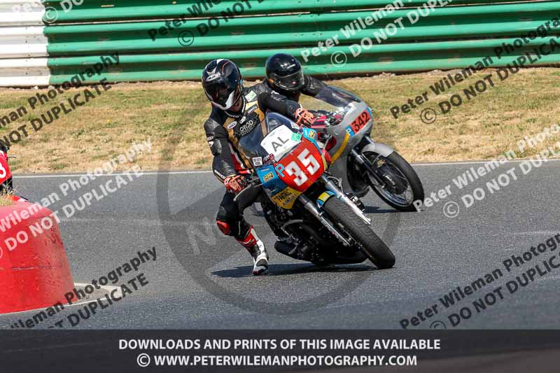 Vintage motorcycle club;eventdigitalimages;mallory park;mallory park trackday photographs;no limits trackdays;peter wileman photography;trackday digital images;trackday photos;vmcc festival 1000 bikes photographs