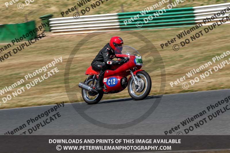 Vintage motorcycle club;eventdigitalimages;mallory park;mallory park trackday photographs;no limits trackdays;peter wileman photography;trackday digital images;trackday photos;vmcc festival 1000 bikes photographs