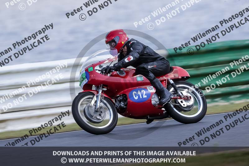 Vintage motorcycle club;eventdigitalimages;mallory park;mallory park trackday photographs;no limits trackdays;peter wileman photography;trackday digital images;trackday photos;vmcc festival 1000 bikes photographs