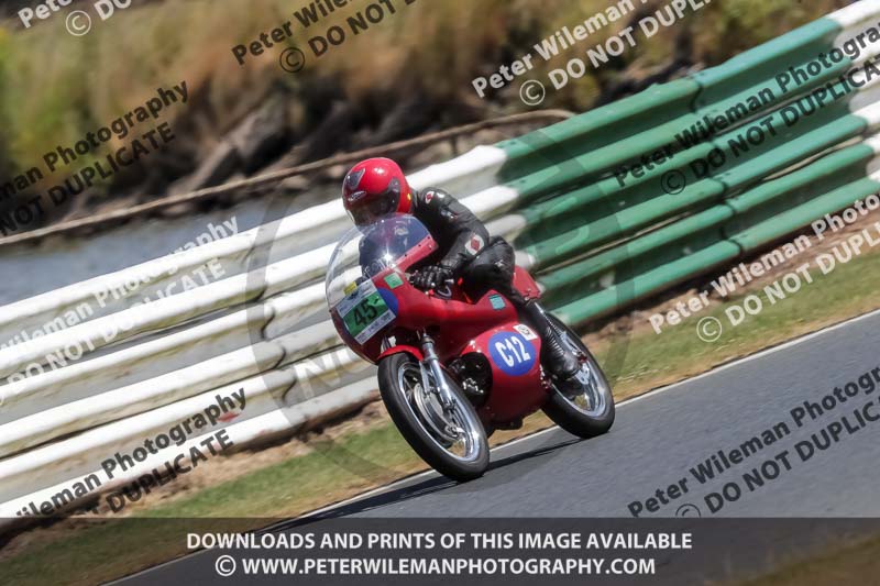 Vintage motorcycle club;eventdigitalimages;mallory park;mallory park trackday photographs;no limits trackdays;peter wileman photography;trackday digital images;trackday photos;vmcc festival 1000 bikes photographs