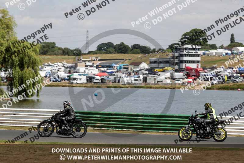 Vintage motorcycle club;eventdigitalimages;mallory park;mallory park trackday photographs;no limits trackdays;peter wileman photography;trackday digital images;trackday photos;vmcc festival 1000 bikes photographs