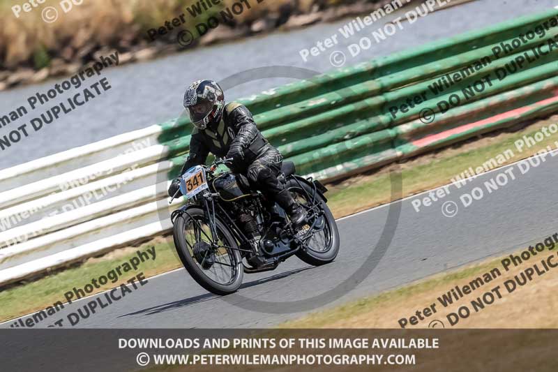 Vintage motorcycle club;eventdigitalimages;mallory park;mallory park trackday photographs;no limits trackdays;peter wileman photography;trackday digital images;trackday photos;vmcc festival 1000 bikes photographs