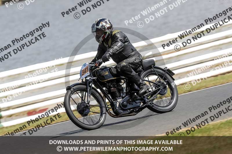 Vintage motorcycle club;eventdigitalimages;mallory park;mallory park trackday photographs;no limits trackdays;peter wileman photography;trackday digital images;trackday photos;vmcc festival 1000 bikes photographs