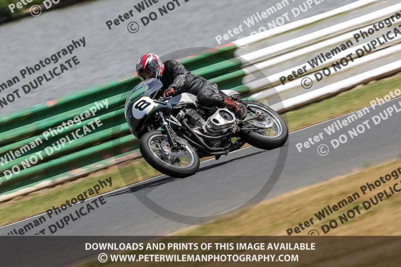 Vintage motorcycle club;eventdigitalimages;mallory park;mallory park trackday photographs;no limits trackdays;peter wileman photography;trackday digital images;trackday photos;vmcc festival 1000 bikes photographs