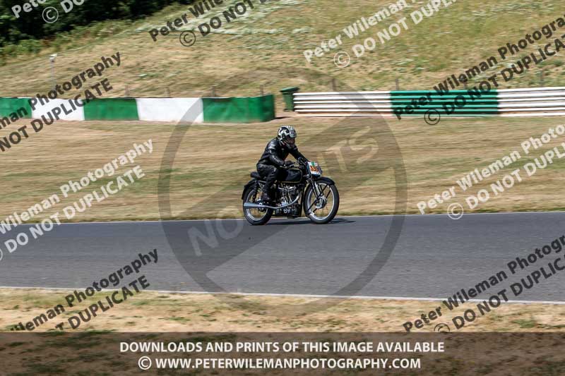 Vintage motorcycle club;eventdigitalimages;mallory park;mallory park trackday photographs;no limits trackdays;peter wileman photography;trackday digital images;trackday photos;vmcc festival 1000 bikes photographs