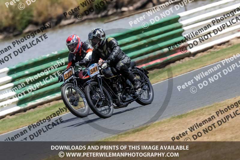 Vintage motorcycle club;eventdigitalimages;mallory park;mallory park trackday photographs;no limits trackdays;peter wileman photography;trackday digital images;trackday photos;vmcc festival 1000 bikes photographs