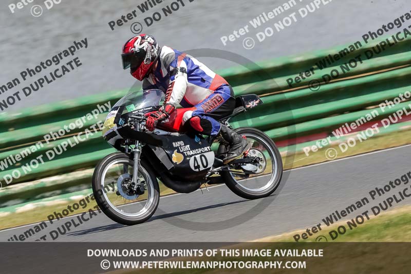 Vintage motorcycle club;eventdigitalimages;mallory park;mallory park trackday photographs;no limits trackdays;peter wileman photography;trackday digital images;trackday photos;vmcc festival 1000 bikes photographs