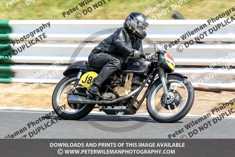 Vintage motorcycle club;eventdigitalimages;mallory park;mallory park trackday photographs;no limits trackdays;peter wileman photography;trackday digital images;trackday photos;vmcc festival 1000 bikes photographs