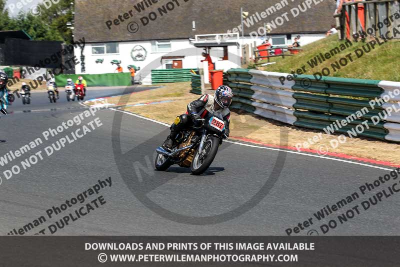 Vintage motorcycle club;eventdigitalimages;mallory park;mallory park trackday photographs;no limits trackdays;peter wileman photography;trackday digital images;trackday photos;vmcc festival 1000 bikes photographs