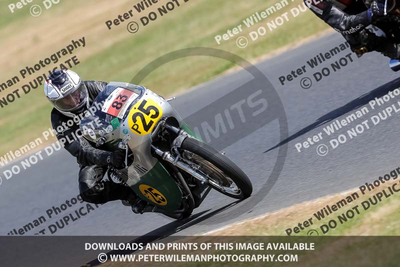 Vintage motorcycle club;eventdigitalimages;mallory park;mallory park trackday photographs;no limits trackdays;peter wileman photography;trackday digital images;trackday photos;vmcc festival 1000 bikes photographs