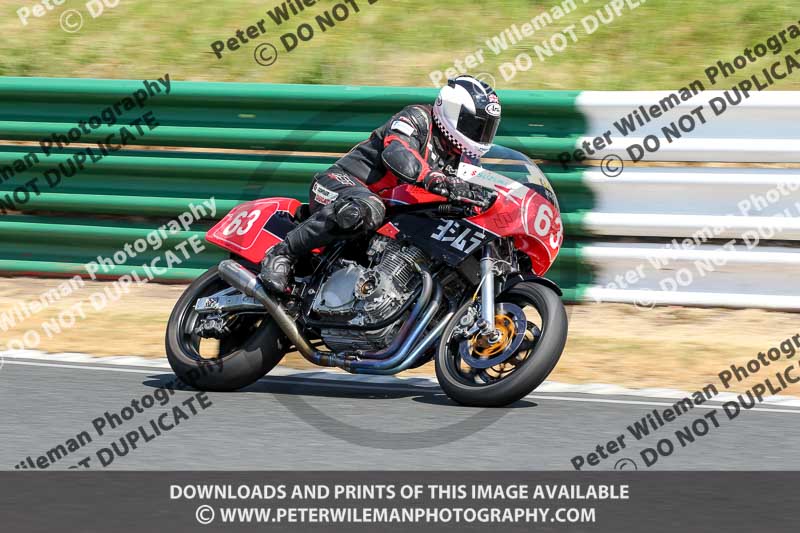 Vintage motorcycle club;eventdigitalimages;mallory park;mallory park trackday photographs;no limits trackdays;peter wileman photography;trackday digital images;trackday photos;vmcc festival 1000 bikes photographs