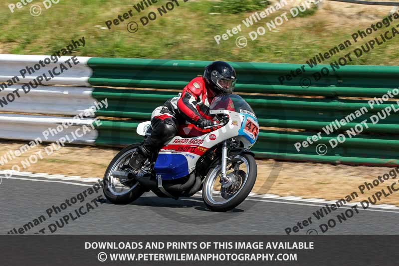 Vintage motorcycle club;eventdigitalimages;mallory park;mallory park trackday photographs;no limits trackdays;peter wileman photography;trackday digital images;trackday photos;vmcc festival 1000 bikes photographs