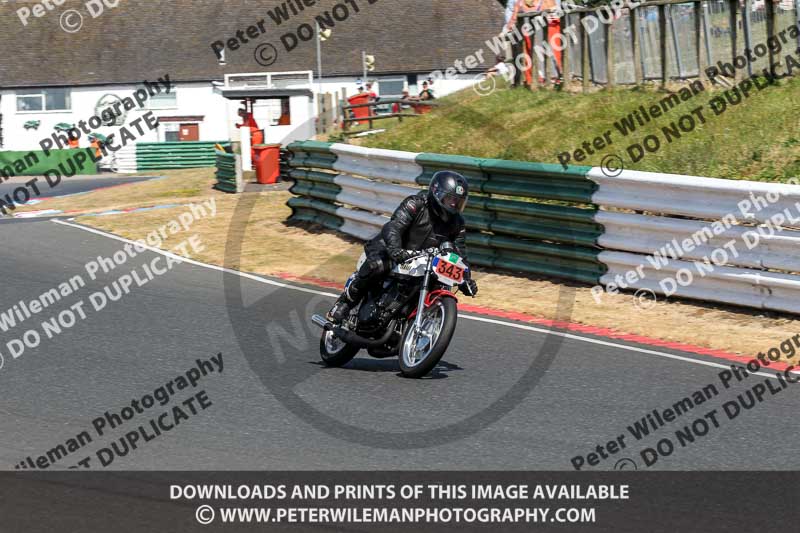 Vintage motorcycle club;eventdigitalimages;mallory park;mallory park trackday photographs;no limits trackdays;peter wileman photography;trackday digital images;trackday photos;vmcc festival 1000 bikes photographs