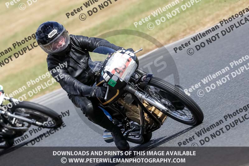 Vintage motorcycle club;eventdigitalimages;mallory park;mallory park trackday photographs;no limits trackdays;peter wileman photography;trackday digital images;trackday photos;vmcc festival 1000 bikes photographs