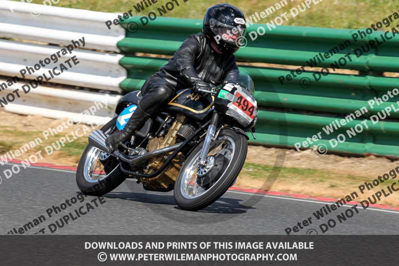 Vintage motorcycle club;eventdigitalimages;mallory park;mallory park trackday photographs;no limits trackdays;peter wileman photography;trackday digital images;trackday photos;vmcc festival 1000 bikes photographs