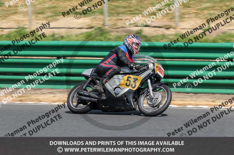 Vintage motorcycle club;eventdigitalimages;mallory park;mallory park trackday photographs;no limits trackdays;peter wileman photography;trackday digital images;trackday photos;vmcc festival 1000 bikes photographs