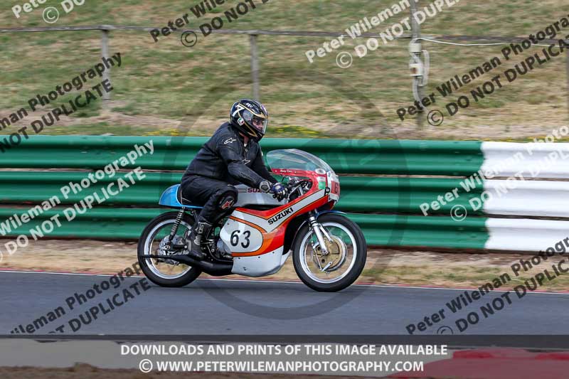 Vintage motorcycle club;eventdigitalimages;mallory park;mallory park trackday photographs;no limits trackdays;peter wileman photography;trackday digital images;trackday photos;vmcc festival 1000 bikes photographs