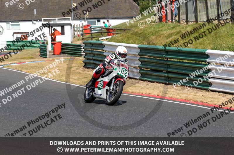 Vintage motorcycle club;eventdigitalimages;mallory park;mallory park trackday photographs;no limits trackdays;peter wileman photography;trackday digital images;trackday photos;vmcc festival 1000 bikes photographs