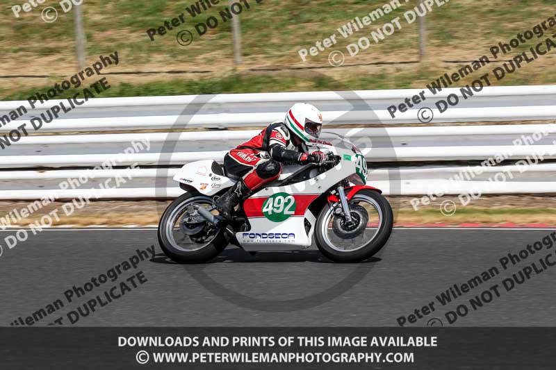 Vintage motorcycle club;eventdigitalimages;mallory park;mallory park trackday photographs;no limits trackdays;peter wileman photography;trackday digital images;trackday photos;vmcc festival 1000 bikes photographs