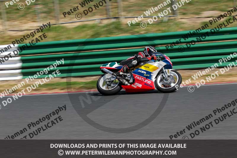 Vintage motorcycle club;eventdigitalimages;mallory park;mallory park trackday photographs;no limits trackdays;peter wileman photography;trackday digital images;trackday photos;vmcc festival 1000 bikes photographs