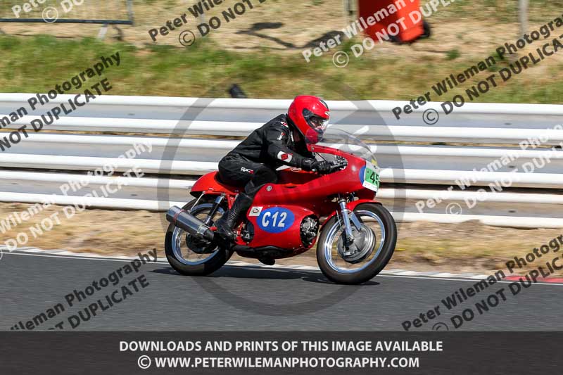 Vintage motorcycle club;eventdigitalimages;mallory park;mallory park trackday photographs;no limits trackdays;peter wileman photography;trackday digital images;trackday photos;vmcc festival 1000 bikes photographs