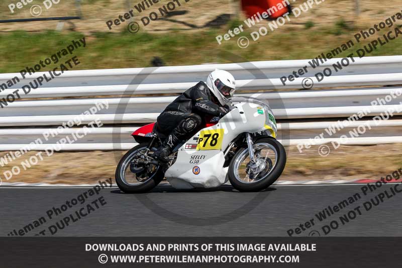 Vintage motorcycle club;eventdigitalimages;mallory park;mallory park trackday photographs;no limits trackdays;peter wileman photography;trackday digital images;trackday photos;vmcc festival 1000 bikes photographs