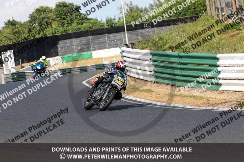 Vintage motorcycle club;eventdigitalimages;mallory park;mallory park trackday photographs;no limits trackdays;peter wileman photography;trackday digital images;trackday photos;vmcc festival 1000 bikes photographs