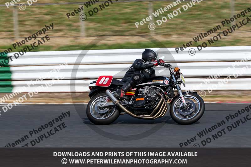 Vintage motorcycle club;eventdigitalimages;mallory park;mallory park trackday photographs;no limits trackdays;peter wileman photography;trackday digital images;trackday photos;vmcc festival 1000 bikes photographs