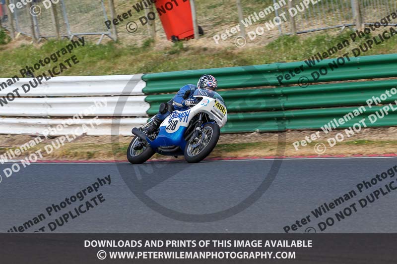 Vintage motorcycle club;eventdigitalimages;mallory park;mallory park trackday photographs;no limits trackdays;peter wileman photography;trackday digital images;trackday photos;vmcc festival 1000 bikes photographs