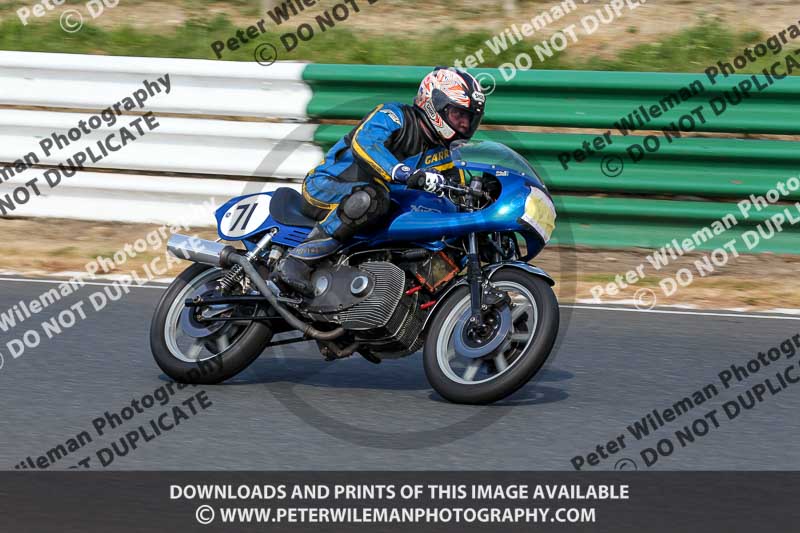 Vintage motorcycle club;eventdigitalimages;mallory park;mallory park trackday photographs;no limits trackdays;peter wileman photography;trackday digital images;trackday photos;vmcc festival 1000 bikes photographs