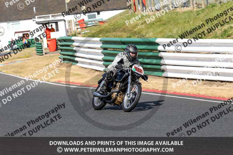 Vintage motorcycle club;eventdigitalimages;mallory park;mallory park trackday photographs;no limits trackdays;peter wileman photography;trackday digital images;trackday photos;vmcc festival 1000 bikes photographs