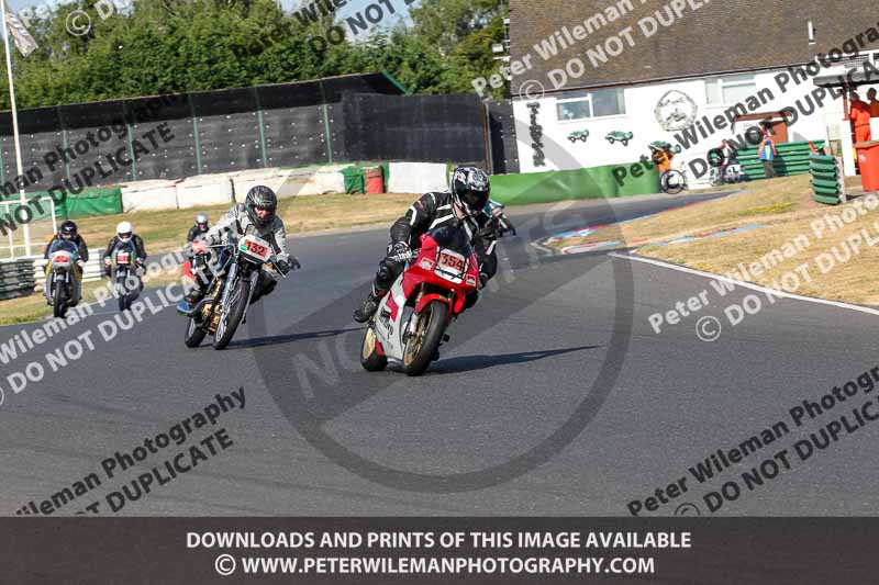 Vintage motorcycle club;eventdigitalimages;mallory park;mallory park trackday photographs;no limits trackdays;peter wileman photography;trackday digital images;trackday photos;vmcc festival 1000 bikes photographs