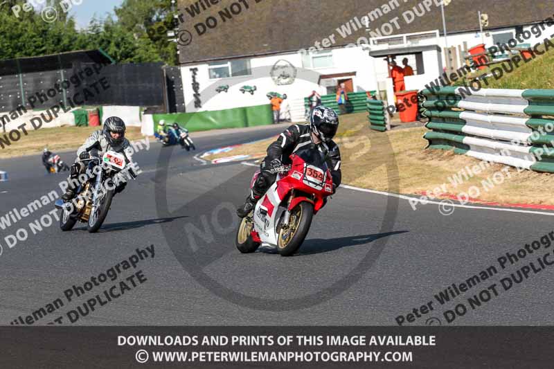 Vintage motorcycle club;eventdigitalimages;mallory park;mallory park trackday photographs;no limits trackdays;peter wileman photography;trackday digital images;trackday photos;vmcc festival 1000 bikes photographs