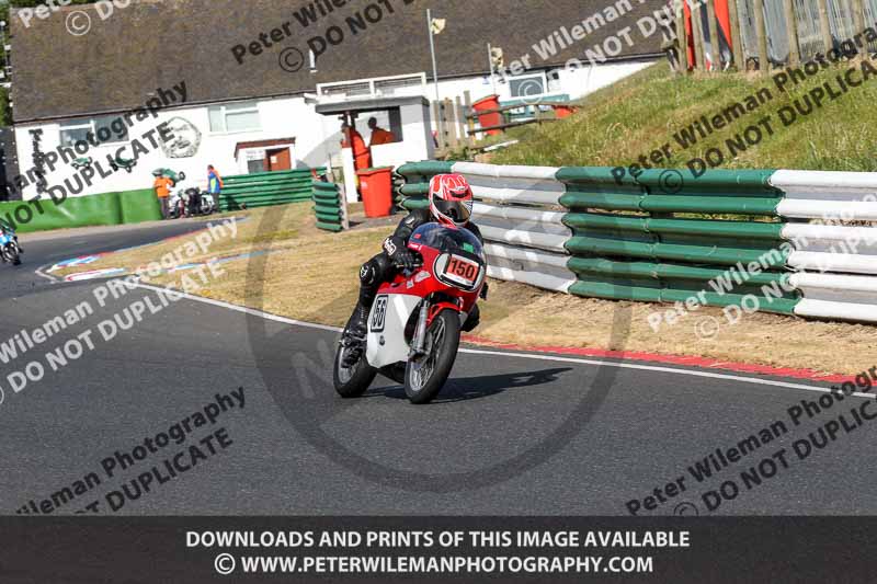 Vintage motorcycle club;eventdigitalimages;mallory park;mallory park trackday photographs;no limits trackdays;peter wileman photography;trackday digital images;trackday photos;vmcc festival 1000 bikes photographs