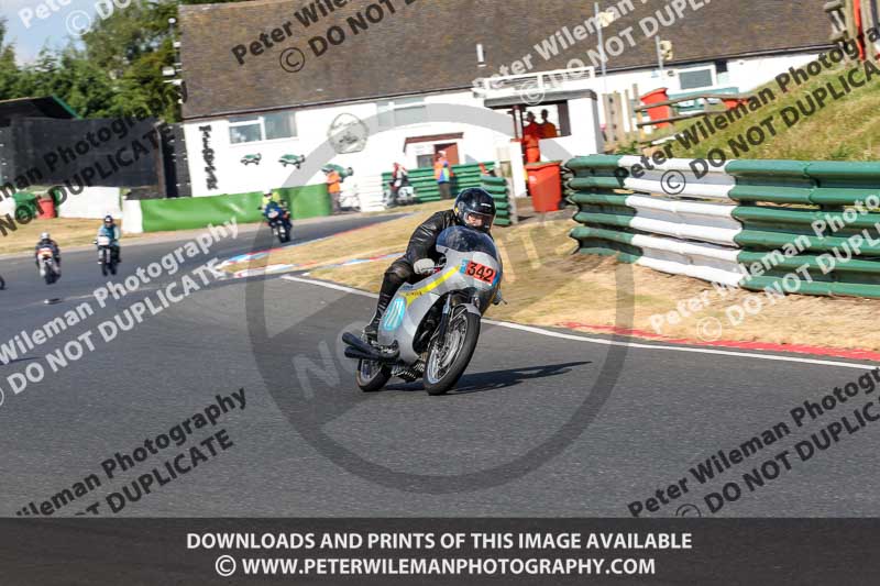 Vintage motorcycle club;eventdigitalimages;mallory park;mallory park trackday photographs;no limits trackdays;peter wileman photography;trackday digital images;trackday photos;vmcc festival 1000 bikes photographs