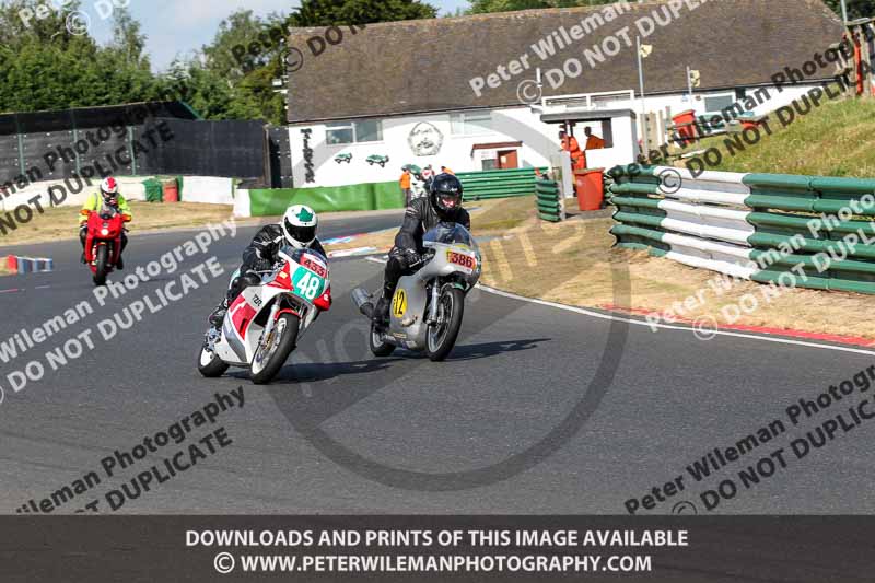 Vintage motorcycle club;eventdigitalimages;mallory park;mallory park trackday photographs;no limits trackdays;peter wileman photography;trackday digital images;trackday photos;vmcc festival 1000 bikes photographs