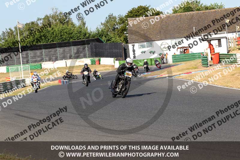 Vintage motorcycle club;eventdigitalimages;mallory park;mallory park trackday photographs;no limits trackdays;peter wileman photography;trackday digital images;trackday photos;vmcc festival 1000 bikes photographs