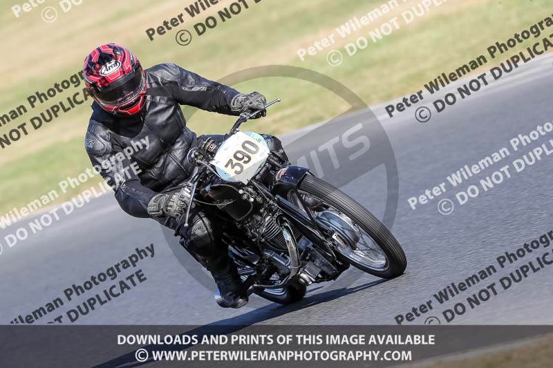 Vintage motorcycle club;eventdigitalimages;mallory park;mallory park trackday photographs;no limits trackdays;peter wileman photography;trackday digital images;trackday photos;vmcc festival 1000 bikes photographs