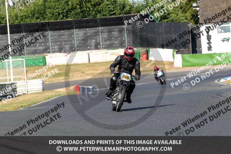 Vintage motorcycle club;eventdigitalimages;mallory park;mallory park trackday photographs;no limits trackdays;peter wileman photography;trackday digital images;trackday photos;vmcc festival 1000 bikes photographs