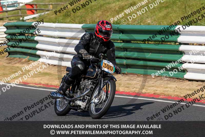 Vintage motorcycle club;eventdigitalimages;mallory park;mallory park trackday photographs;no limits trackdays;peter wileman photography;trackday digital images;trackday photos;vmcc festival 1000 bikes photographs