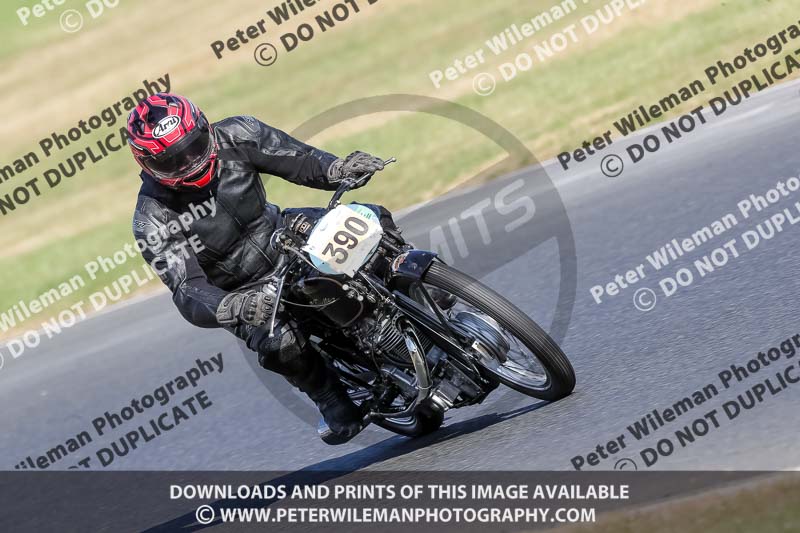 Vintage motorcycle club;eventdigitalimages;mallory park;mallory park trackday photographs;no limits trackdays;peter wileman photography;trackday digital images;trackday photos;vmcc festival 1000 bikes photographs