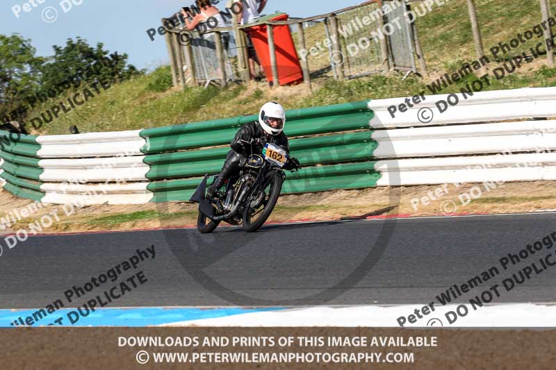 Vintage motorcycle club;eventdigitalimages;mallory park;mallory park trackday photographs;no limits trackdays;peter wileman photography;trackday digital images;trackday photos;vmcc festival 1000 bikes photographs