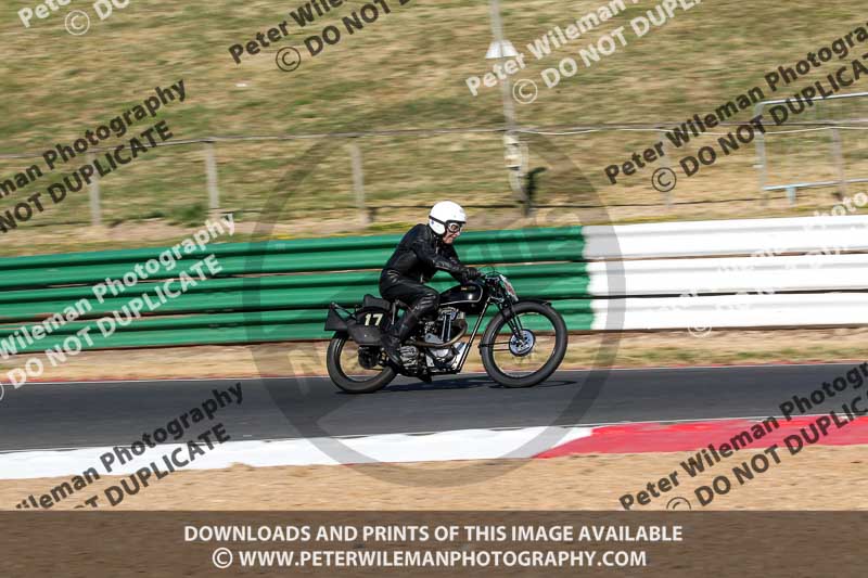 Vintage motorcycle club;eventdigitalimages;mallory park;mallory park trackday photographs;no limits trackdays;peter wileman photography;trackday digital images;trackday photos;vmcc festival 1000 bikes photographs