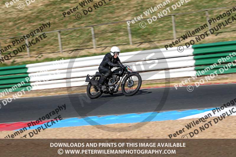 Vintage motorcycle club;eventdigitalimages;mallory park;mallory park trackday photographs;no limits trackdays;peter wileman photography;trackday digital images;trackday photos;vmcc festival 1000 bikes photographs