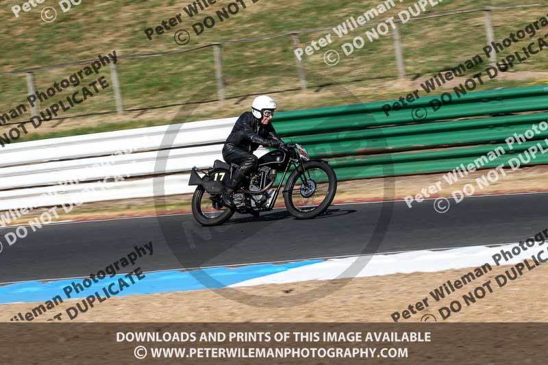 Vintage motorcycle club;eventdigitalimages;mallory park;mallory park trackday photographs;no limits trackdays;peter wileman photography;trackday digital images;trackday photos;vmcc festival 1000 bikes photographs