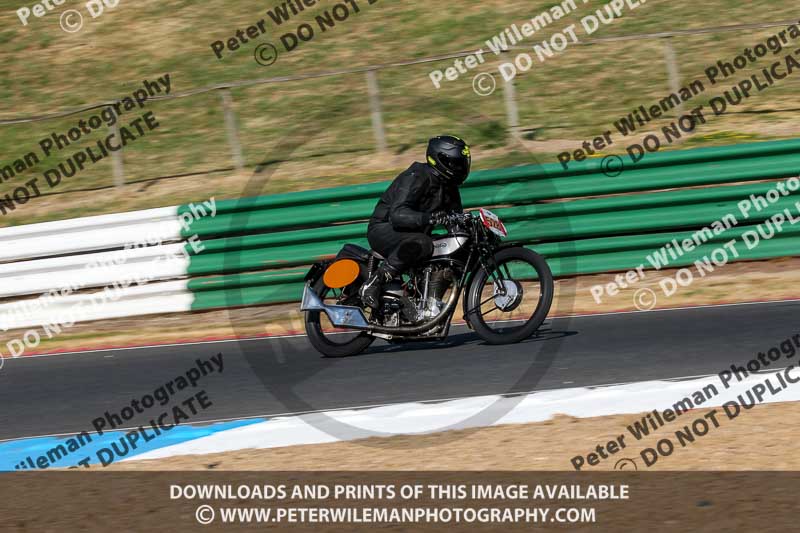 Vintage motorcycle club;eventdigitalimages;mallory park;mallory park trackday photographs;no limits trackdays;peter wileman photography;trackday digital images;trackday photos;vmcc festival 1000 bikes photographs