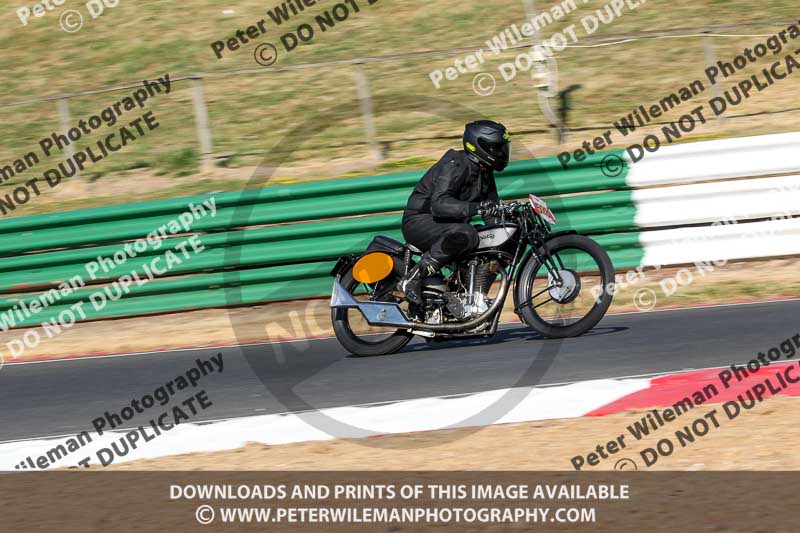 Vintage motorcycle club;eventdigitalimages;mallory park;mallory park trackday photographs;no limits trackdays;peter wileman photography;trackday digital images;trackday photos;vmcc festival 1000 bikes photographs