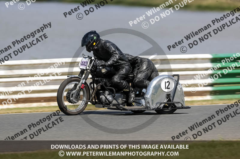 Vintage motorcycle club;eventdigitalimages;mallory park;mallory park trackday photographs;no limits trackdays;peter wileman photography;trackday digital images;trackday photos;vmcc festival 1000 bikes photographs